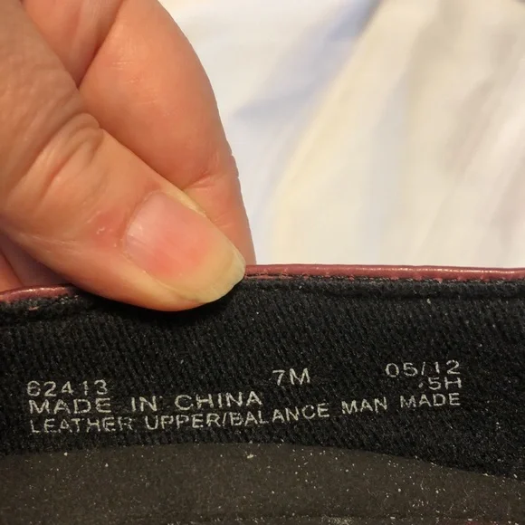 CLARKS Artisan reddish brown slip-on shoes size 7M - Picture 7 of 10